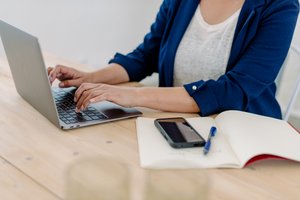 Charlotte Röß, Rechtsanwältin - Professional portrait